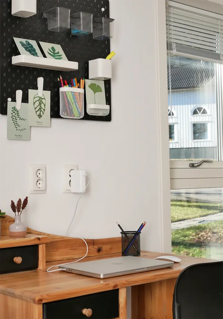 airbnb-guesthouse-slider-office