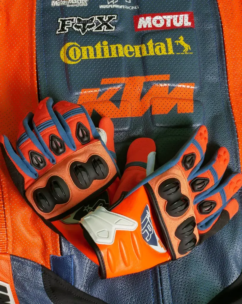 independent-racing-slider-ktm-suit-gloves